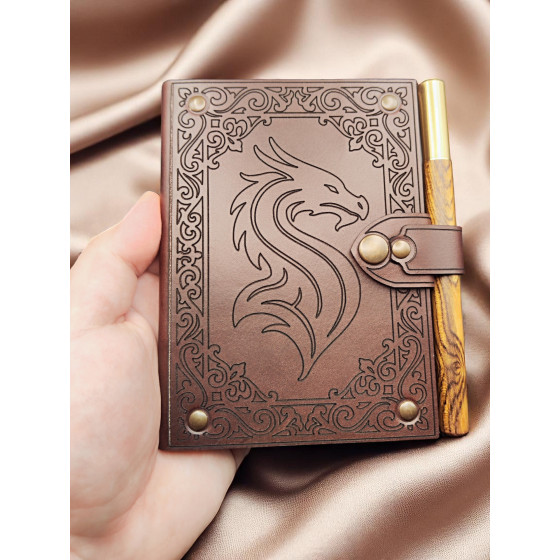 Carnet d'aventurier en cuir