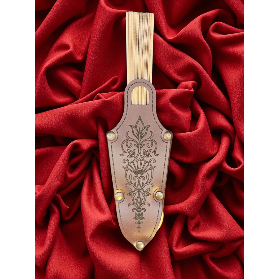 Porte-éventail artisanal en cuir chocolat avec gravure florale