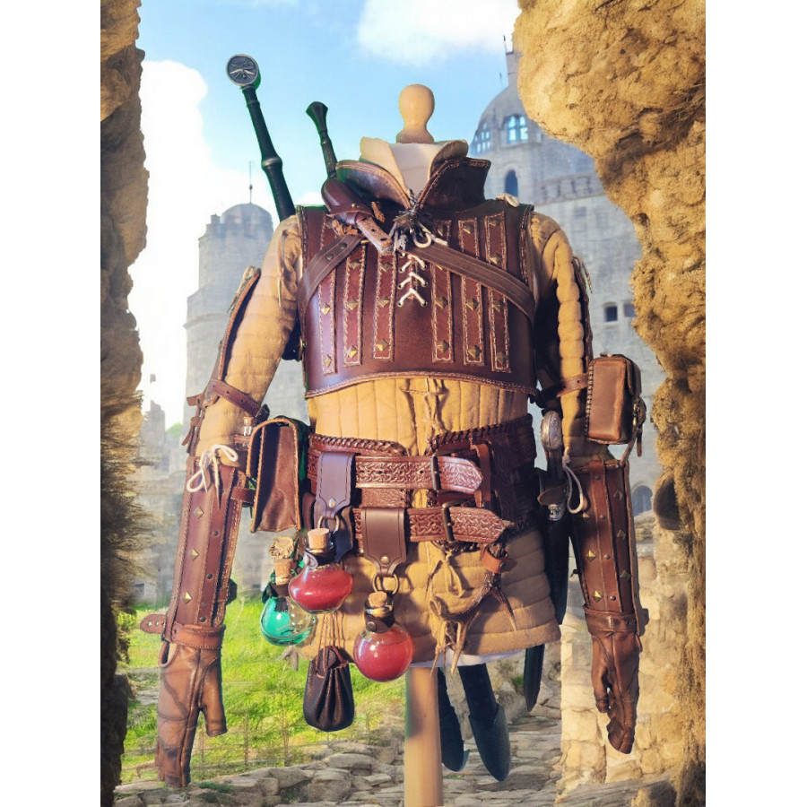 Porte-fiole médiéval en cuir porté avec un costume de guerrier GN